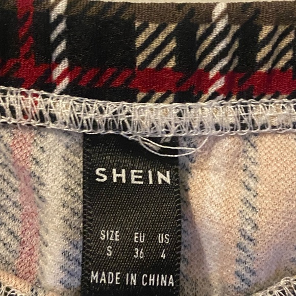 Plaid mini skirt size: S - Picture 2 of 2